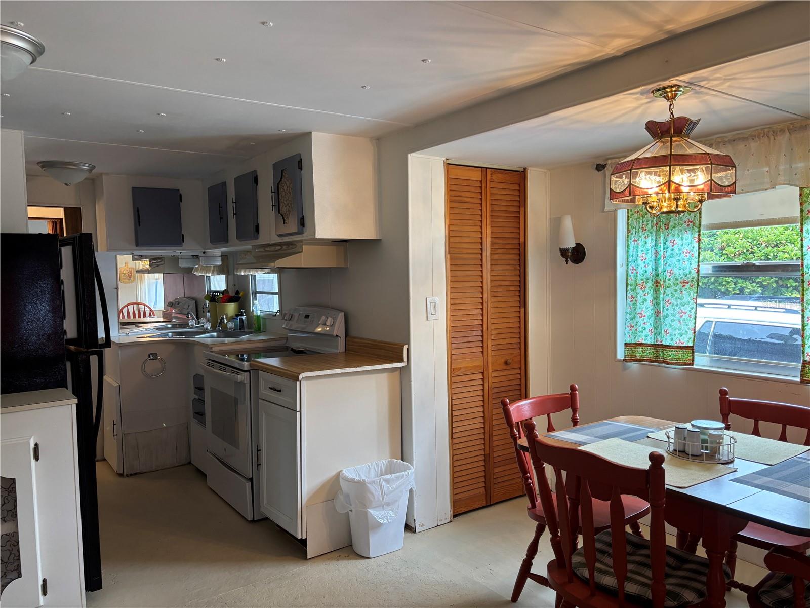 CAMPERS HOLIDAY - Residential