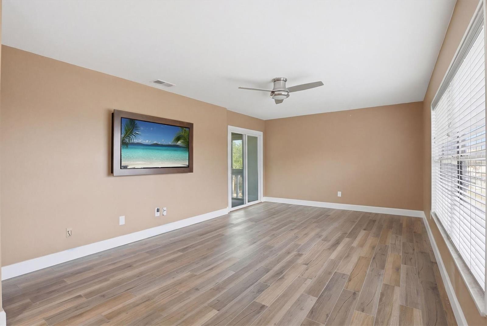 GREEN DOLPHIN PARK CONDO - Residential