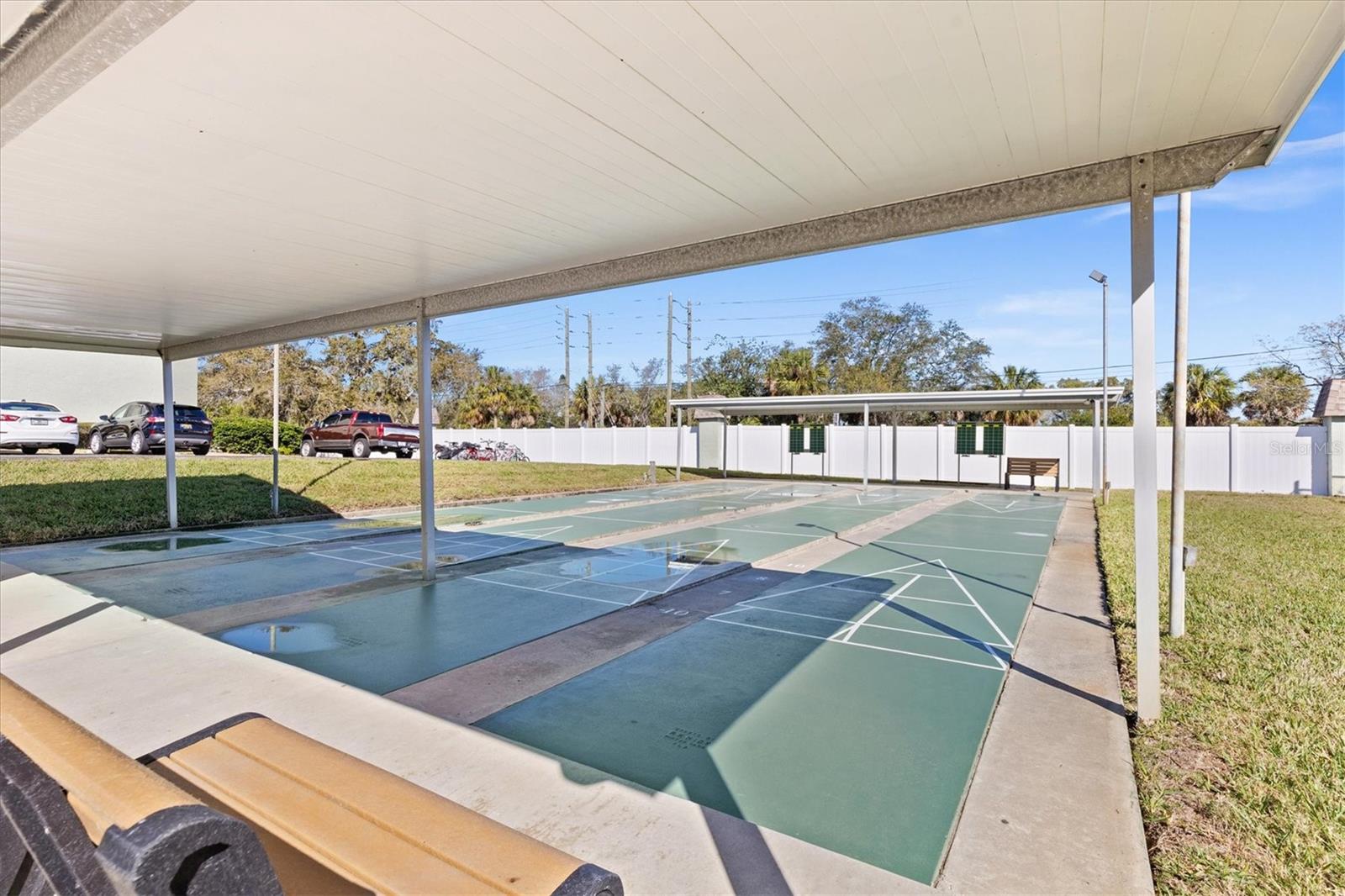 GREEN DOLPHIN PARK CONDO - Residential