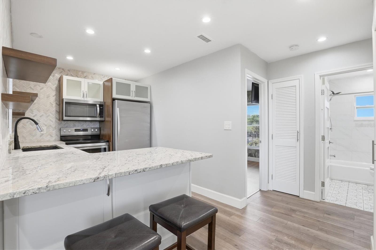 GREEN DOLPHIN PARK CONDO - Residential