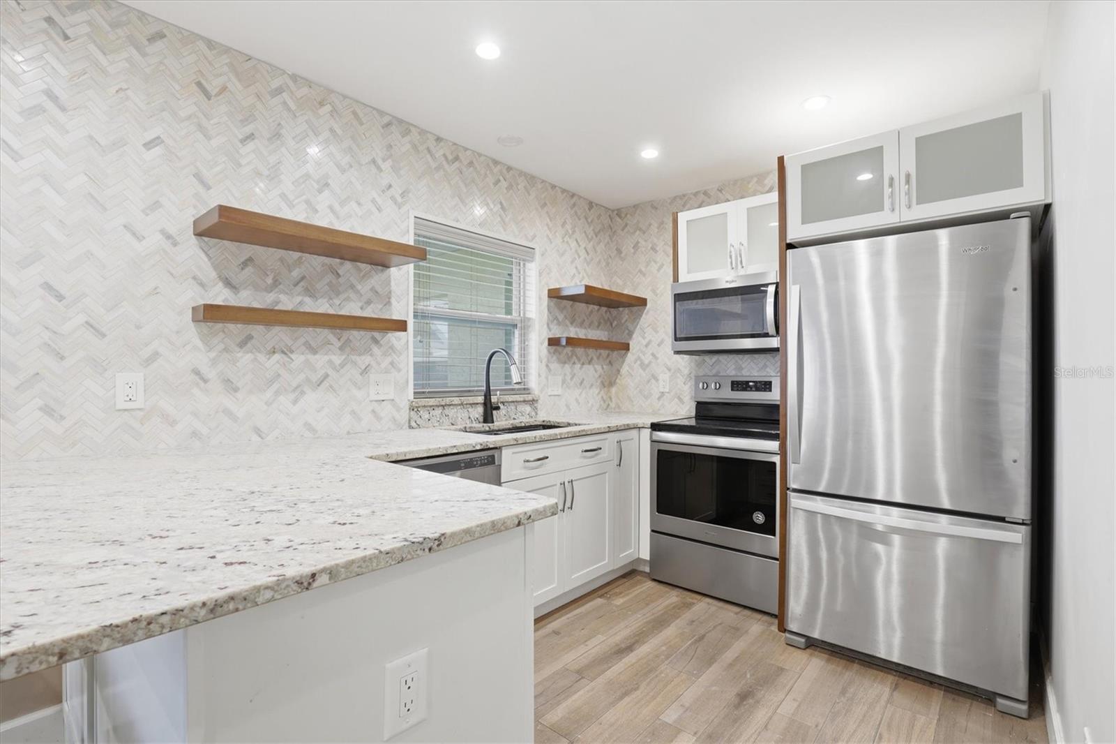 GREEN DOLPHIN PARK CONDO - Residential