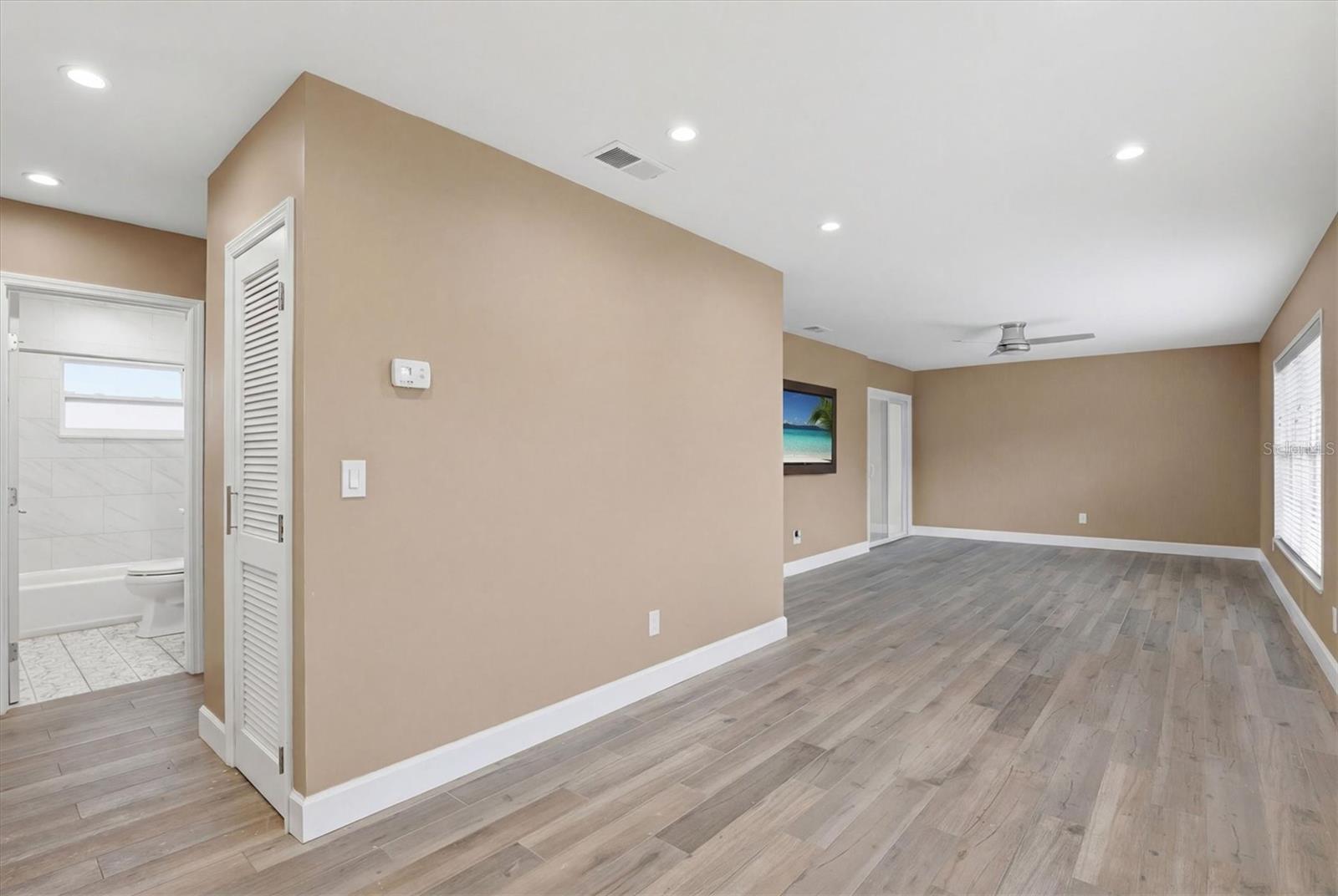 GREEN DOLPHIN PARK CONDO - Residential