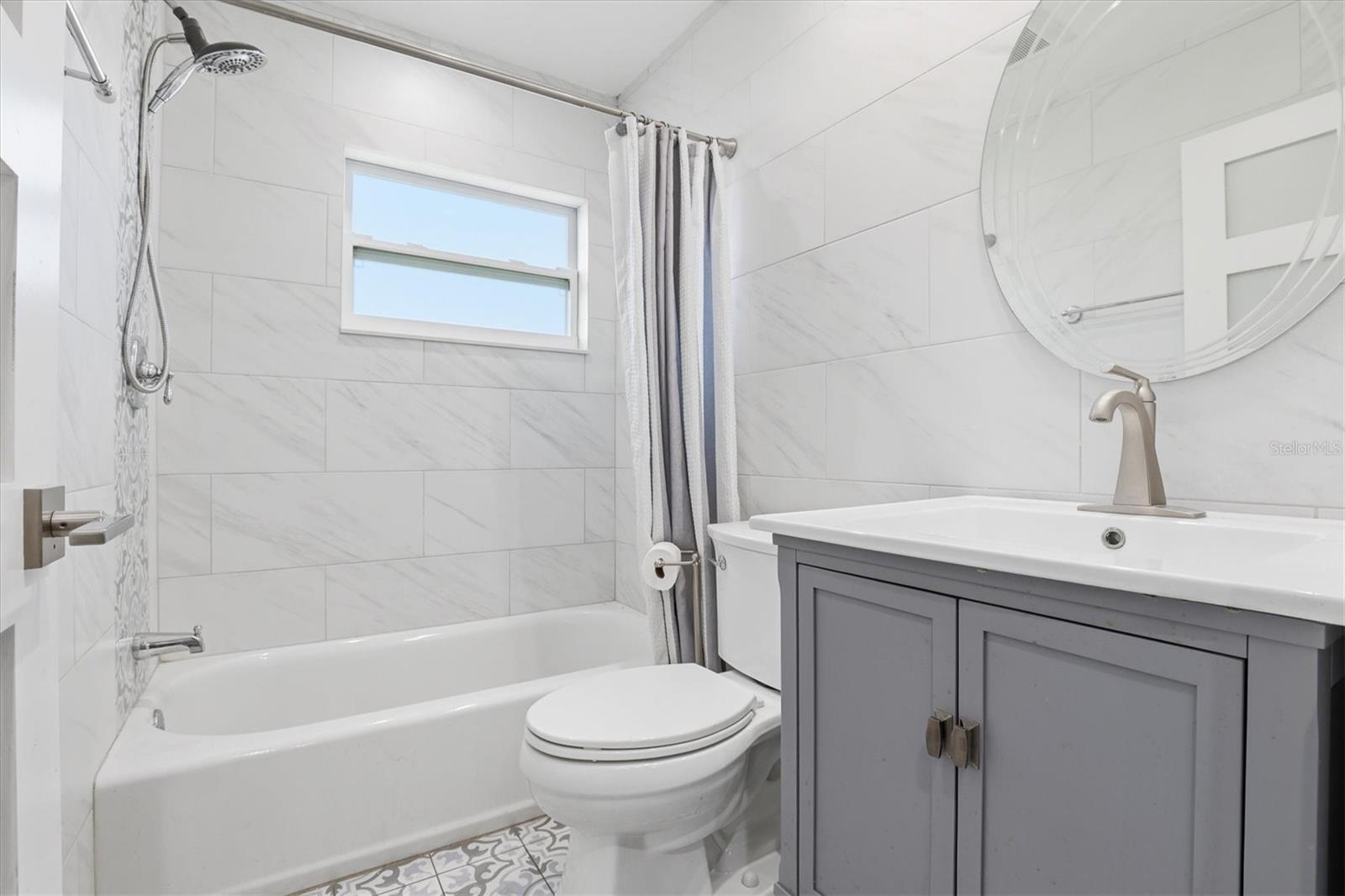 GREEN DOLPHIN PARK CONDO - Residential