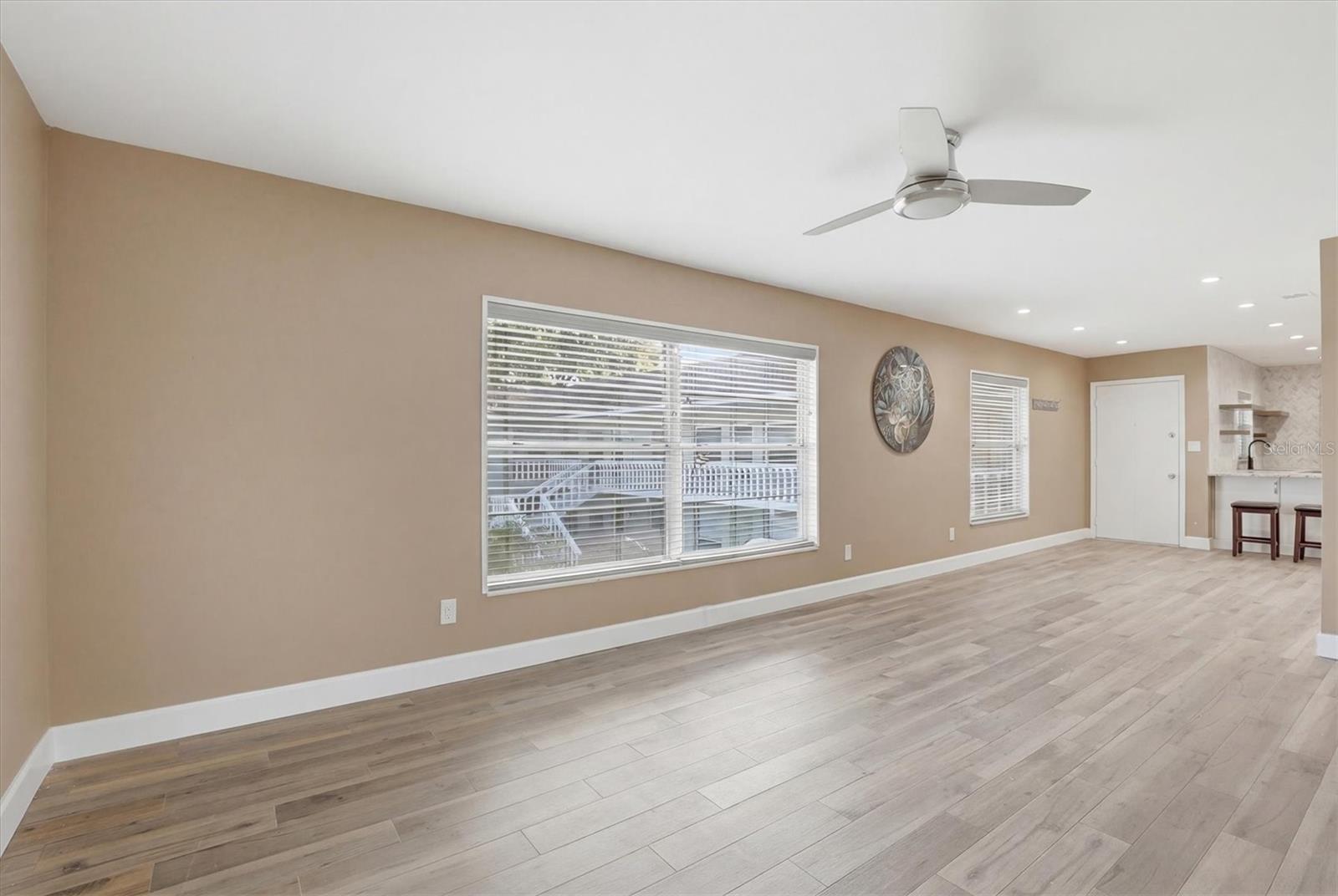 GREEN DOLPHIN PARK CONDO - Residential