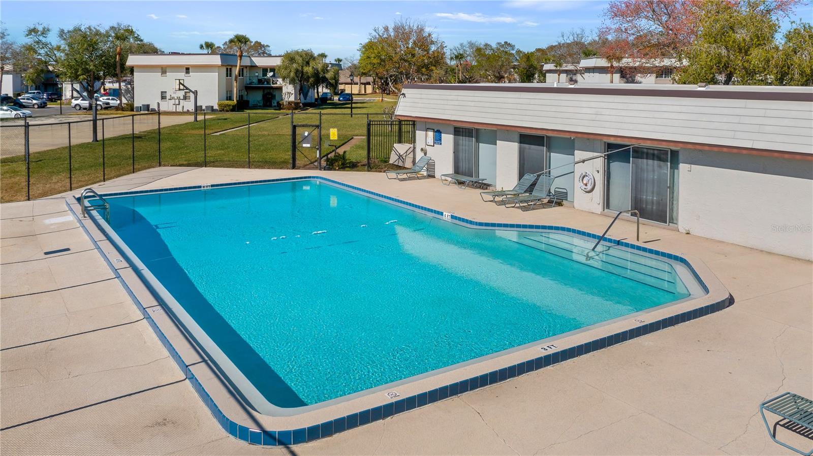 WINDTREE GARDENS CONDO PH 03 - Residential