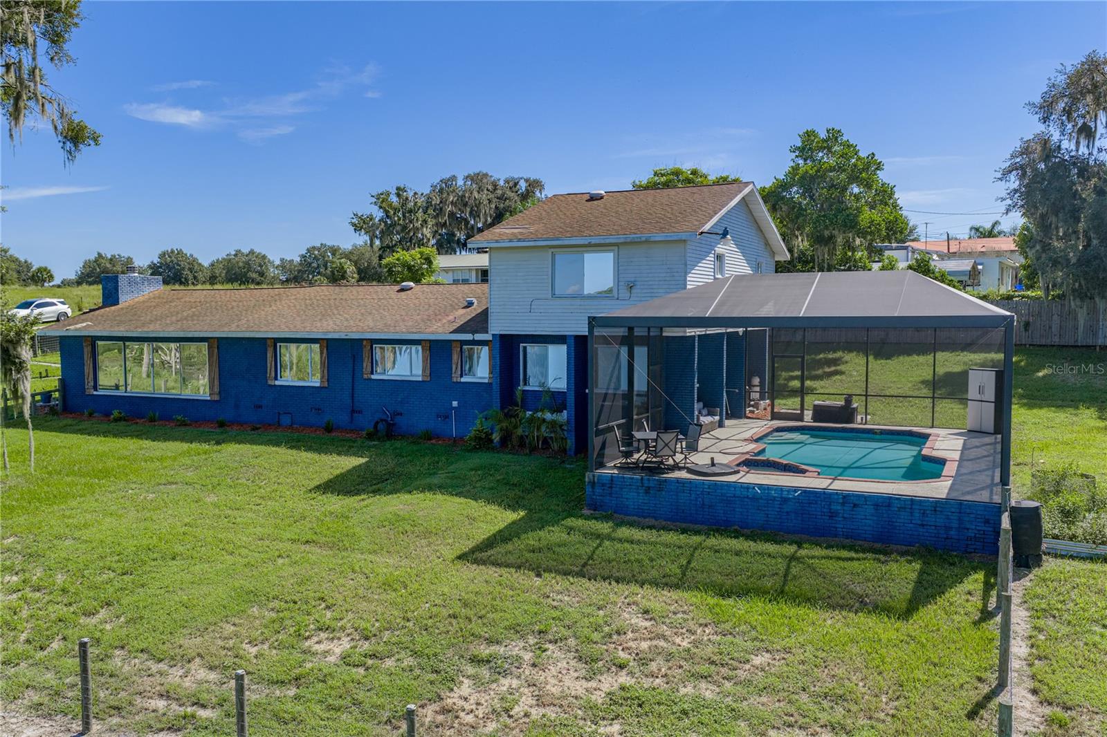 2120 HURLEY DRIVE