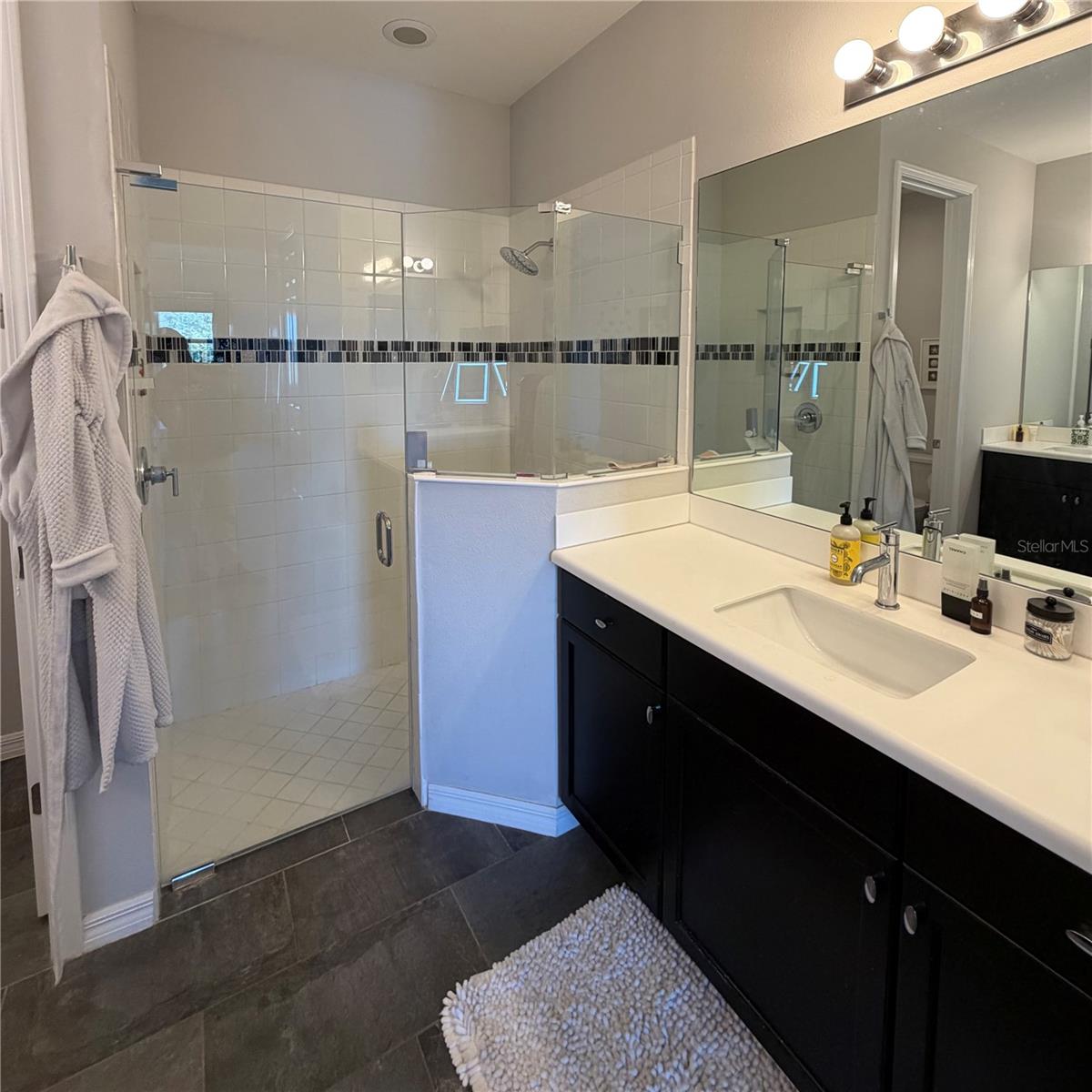 UNIVERSITY VILLAGE - Residential