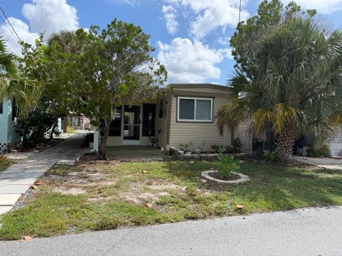 Photo of 800 Chesapeake Drive #43, Tarpon Springs, FL 34689 (MLS # TB8549112)