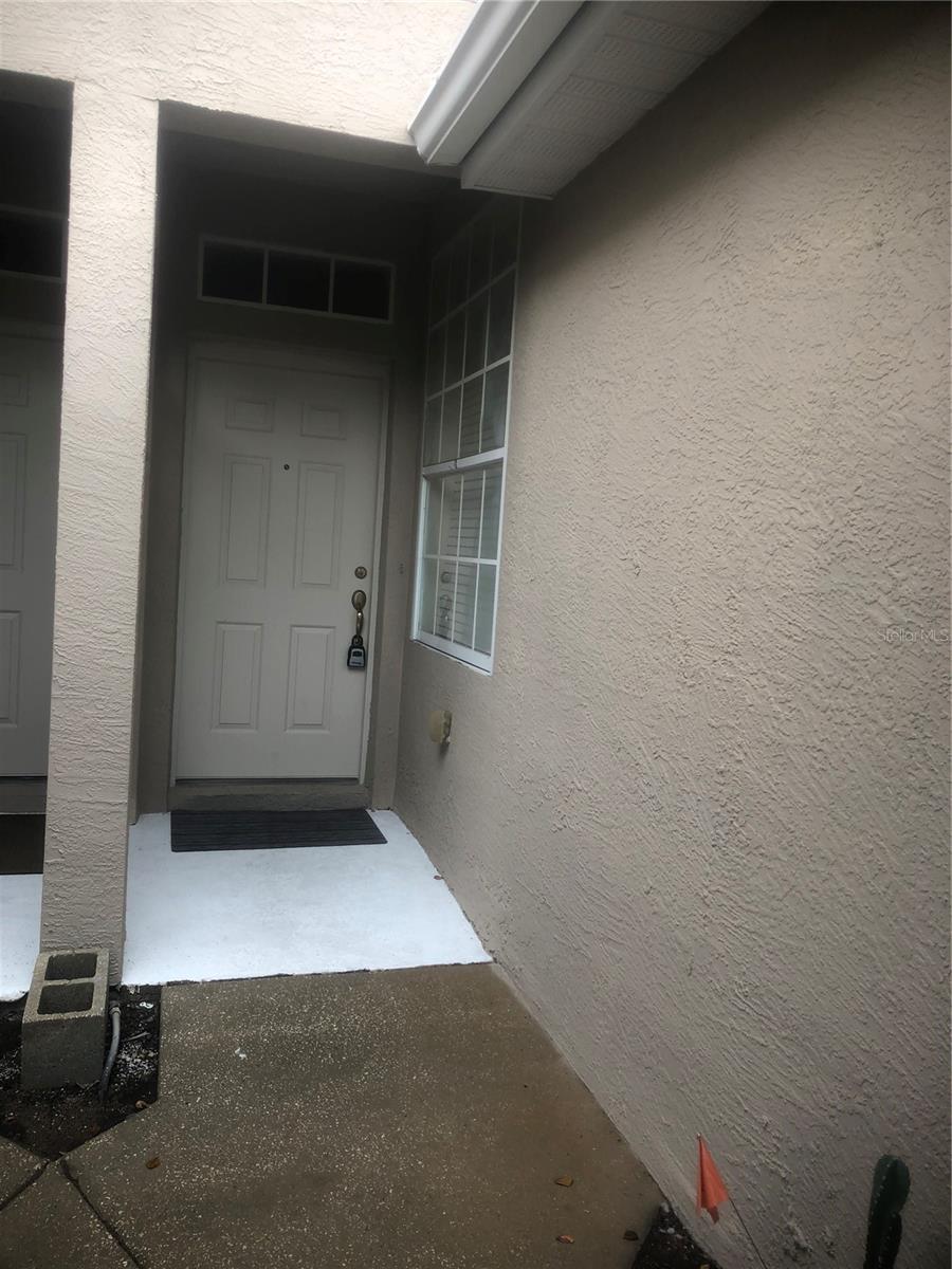Waiting for you - This Gorgeous 2 bedroom/2.5 Bath townhouse with a one car Garage for Rent. Enjoy a pond view in your screened in patio. Cypress Cove is a small quiet community in North Tampa with easy access to everywhere. Large eat-in Kitchen with a window for great natural light. Just Minutes away from the Veterans Expwy, shopping, West Chase, Busch Gardens, the airport, Gulf Beaches and so much more. This home is waiting for you. Lets get scheduled for a tour. Contact the listing agent ASAP for a showing of the warm and inviting townhouse. Waiting just for you!