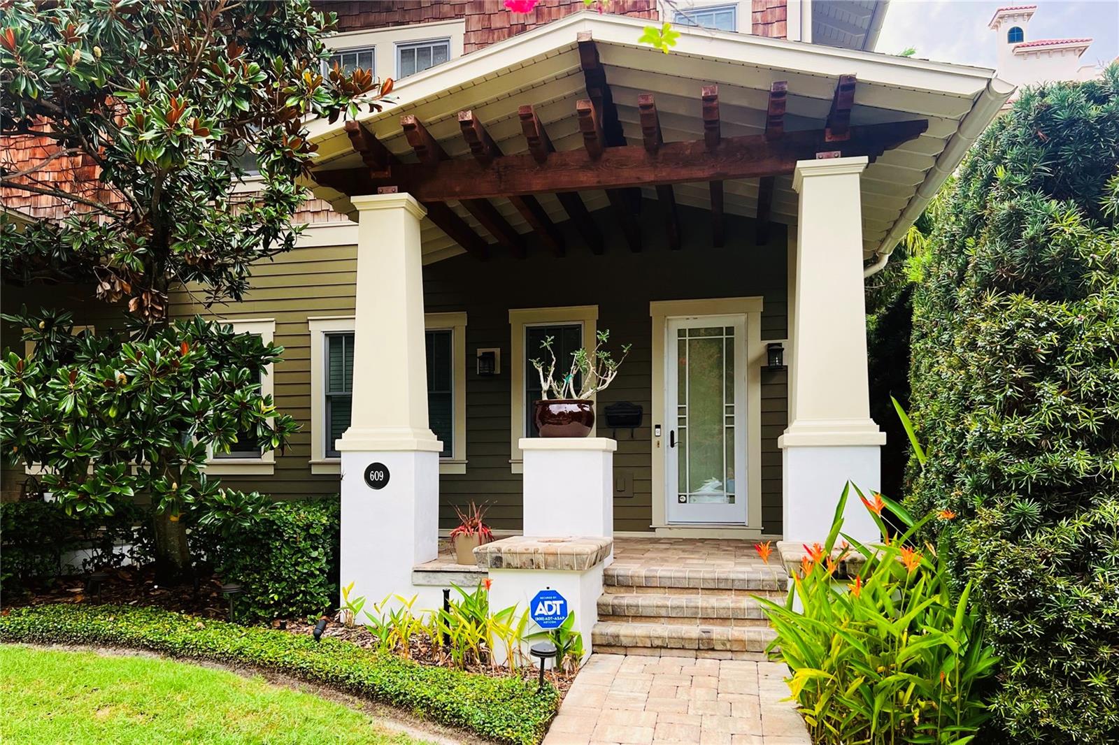 609 S DAKOTA AVENUE