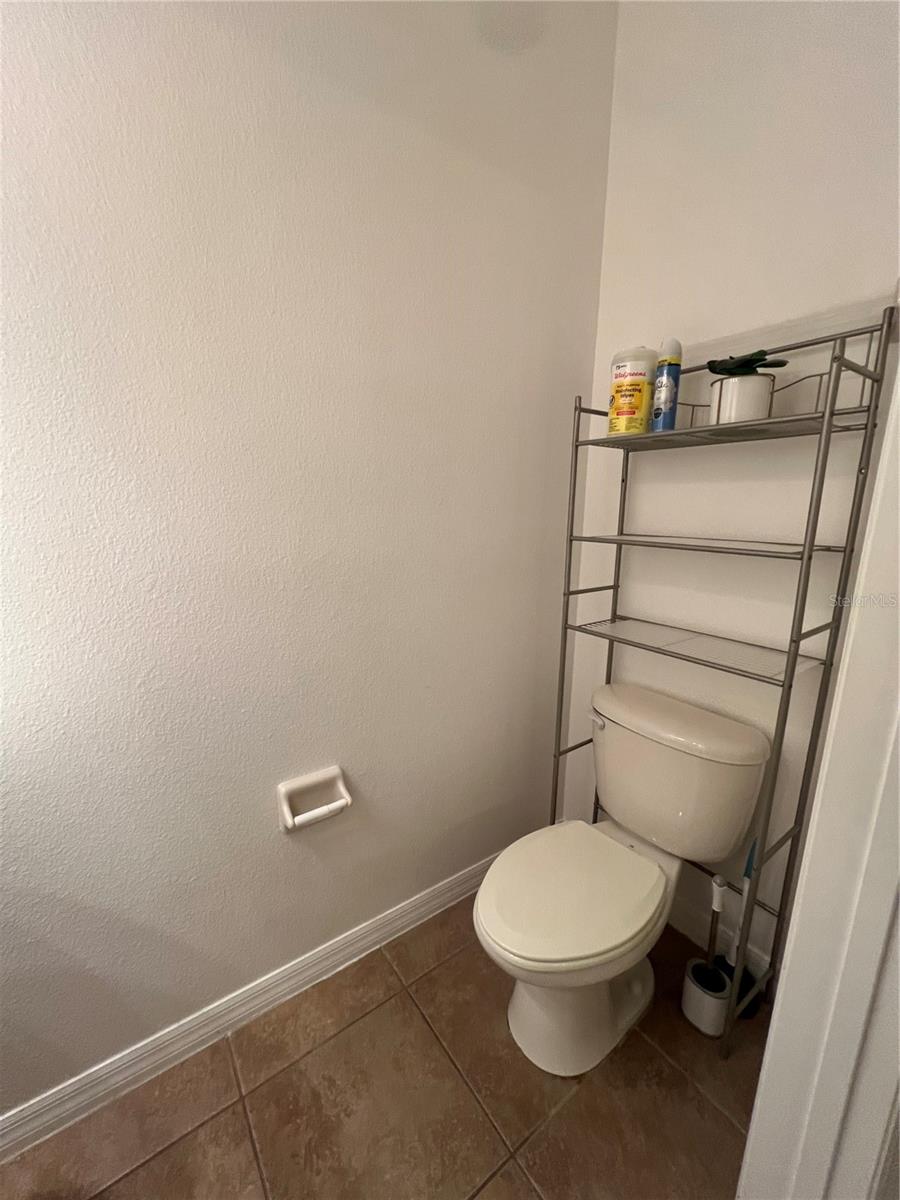 OAKWATER CONDO PH 7-10 - Residential