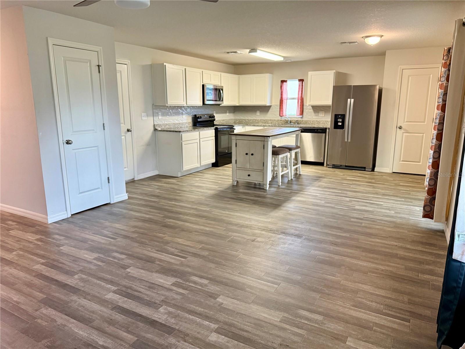 HILL N DALE - Residential