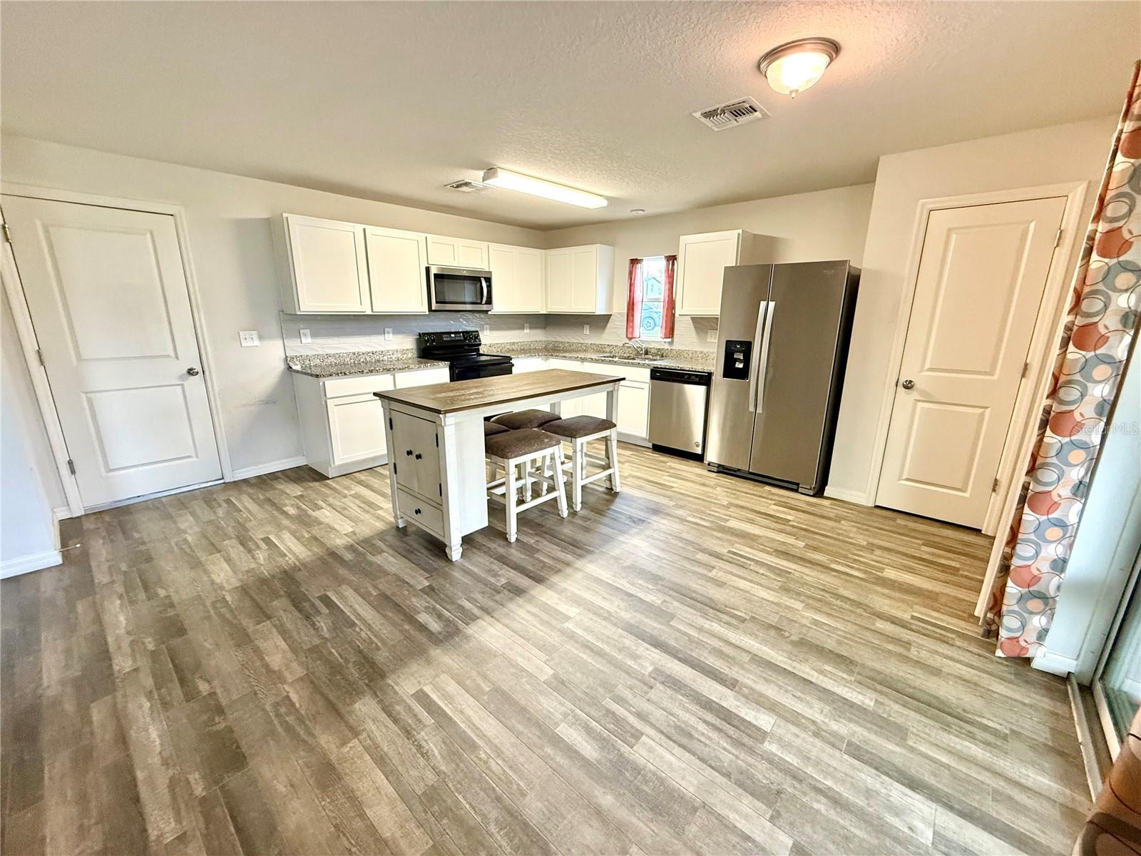 HILL N DALE - Residential