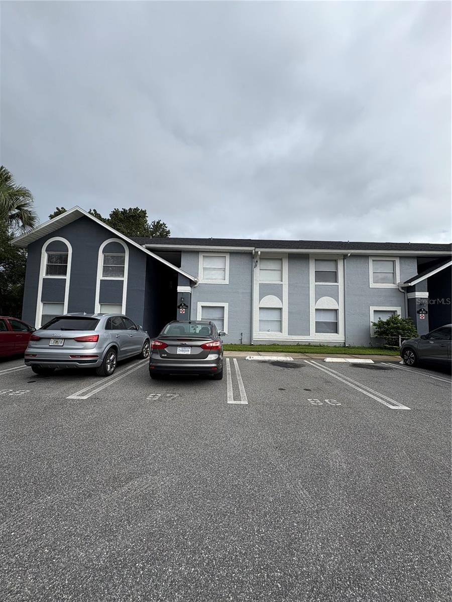 2-bedroom, 2-bathroom apartment with laminate flooring, open-concept kitchen, separate dining area, and washer & dryer included. The unit has a balcony and access to community amenities such as a swimming pool, dog park, and playground. Located near shopping, the airport, and major highways.