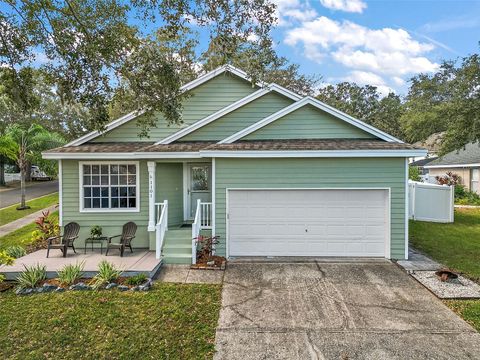 A home in TAVARES