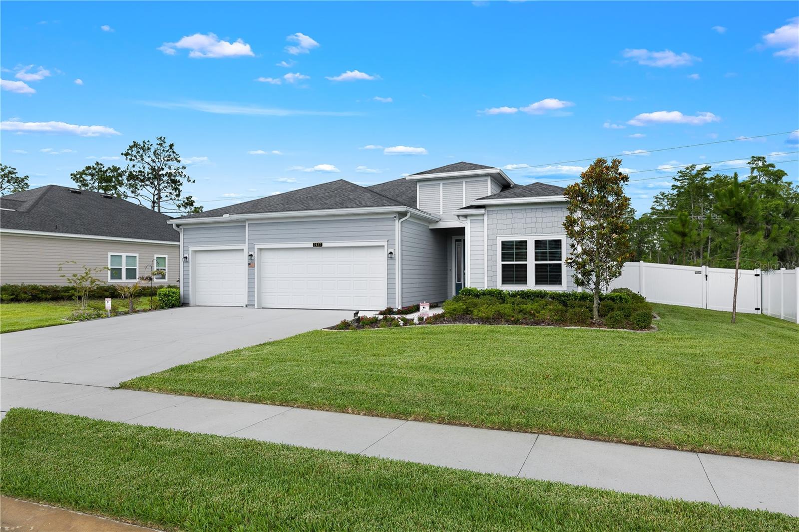 2137 RAGLAN CIRCLE