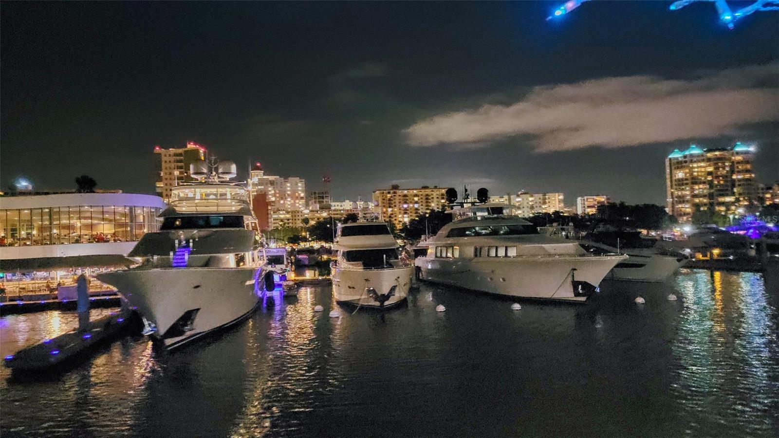 PLAZA AT 05 POINTS RESIDENCES - Residential Lease