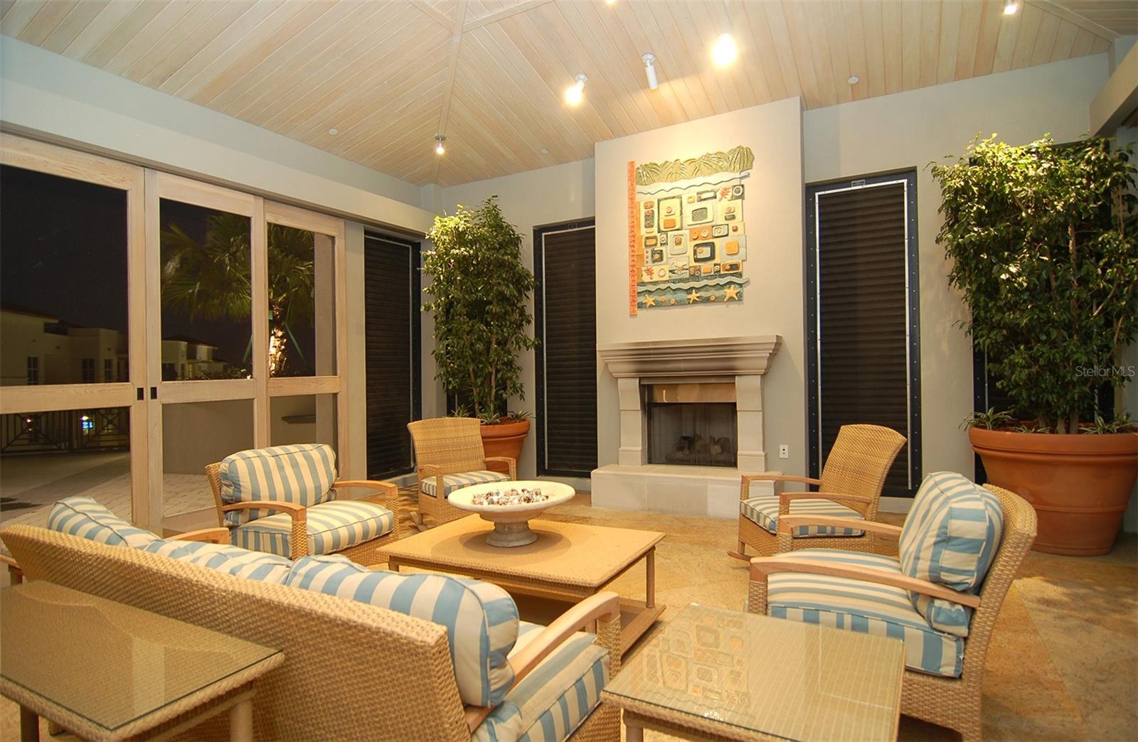 PLAZA AT 05 POINTS RESIDENCES - Residential Lease