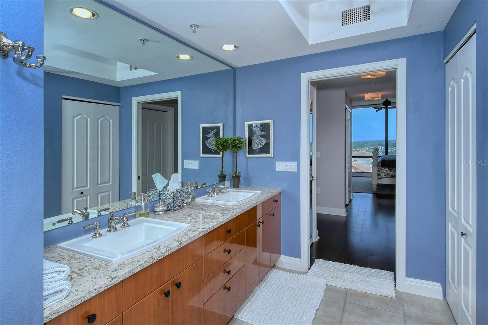 PLAZA AT 05 POINTS RESIDENCES - Residential Lease