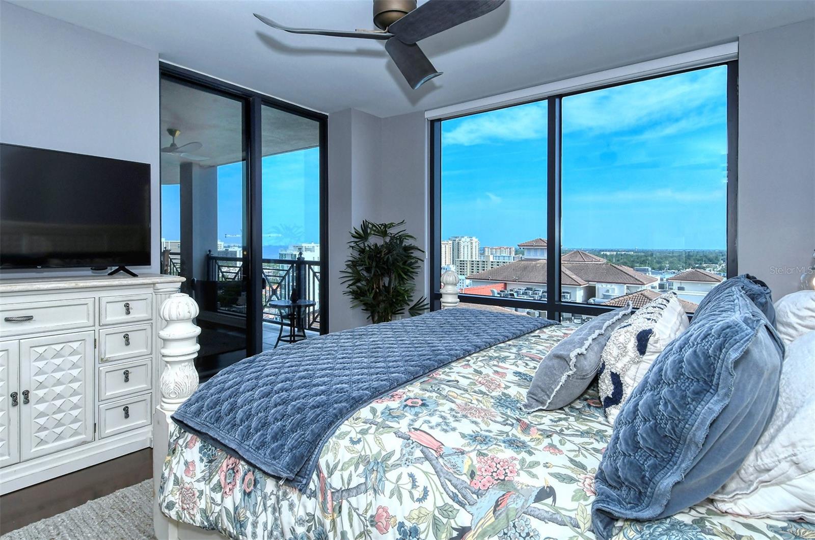 PLAZA AT 05 POINTS RESIDENCES - Residential Lease