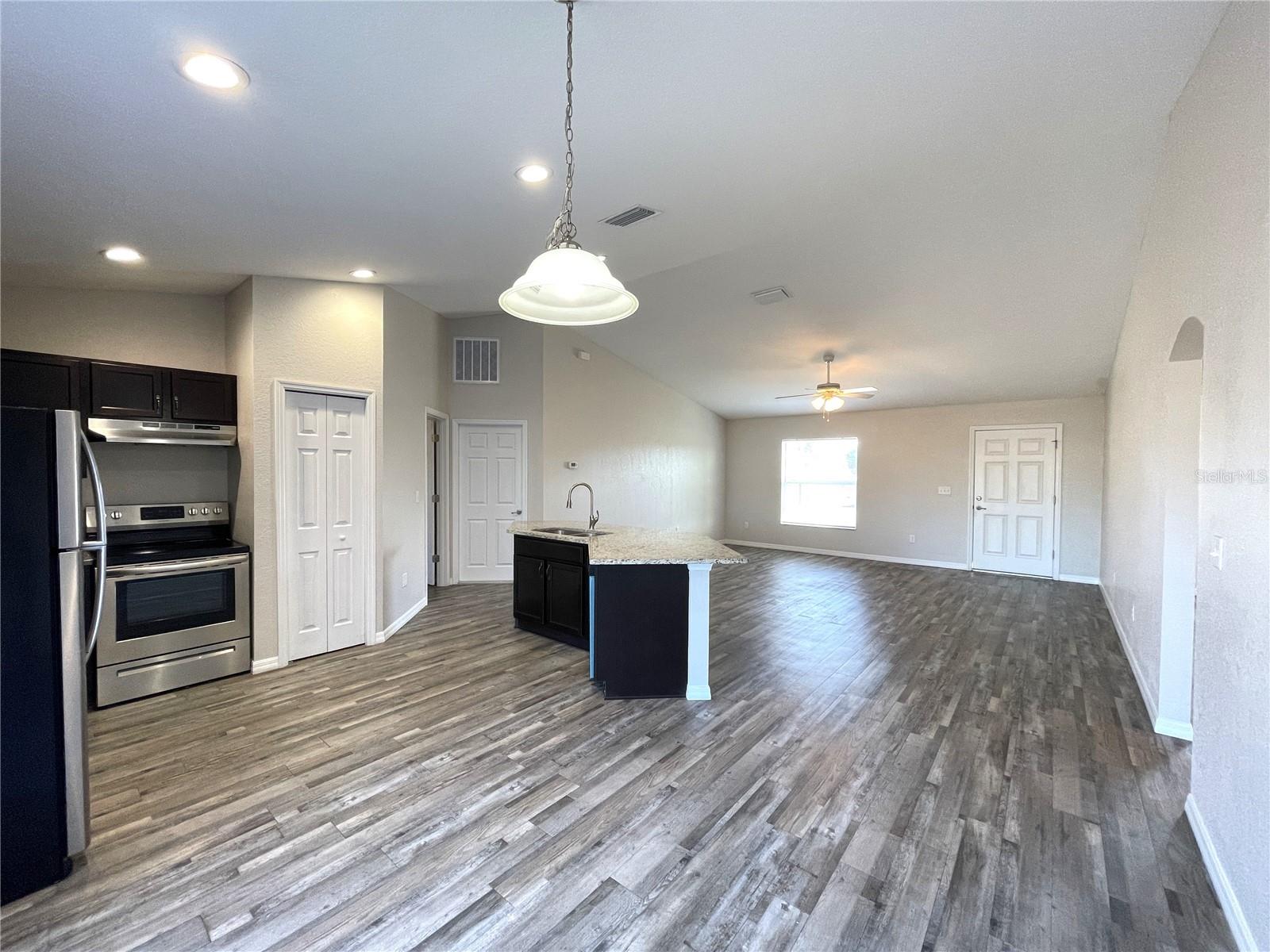 SILVER SPGS SHORES UN 24 - Residential