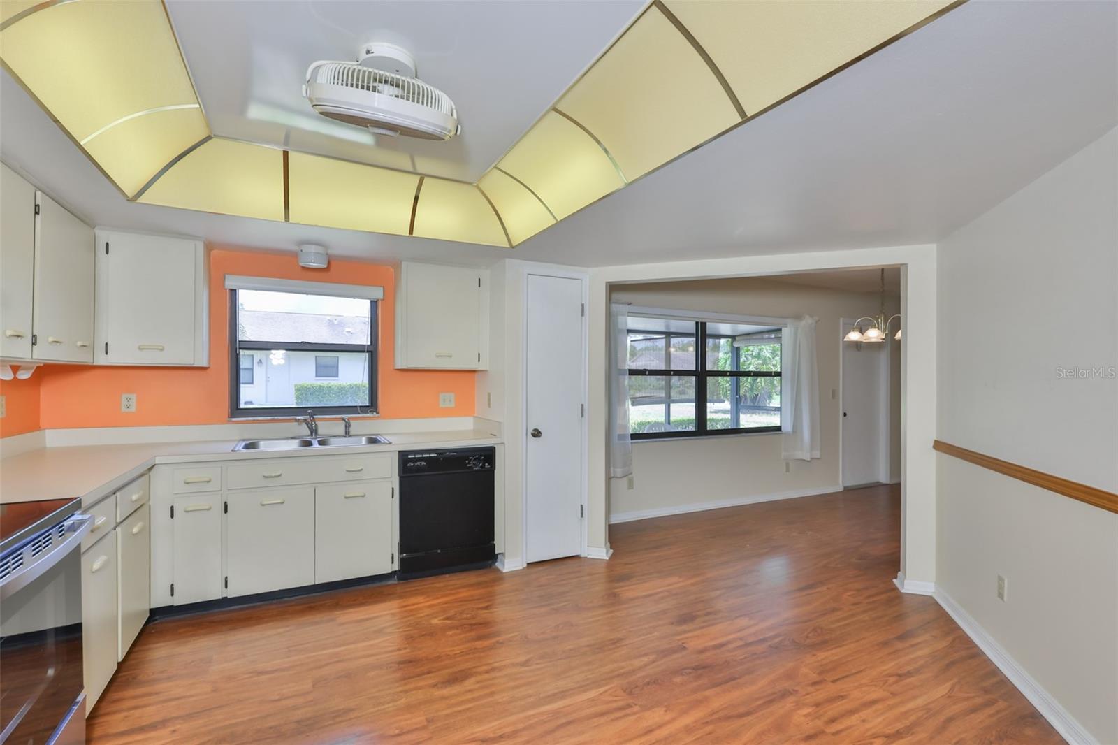LANCASTER II CONDO - Residential