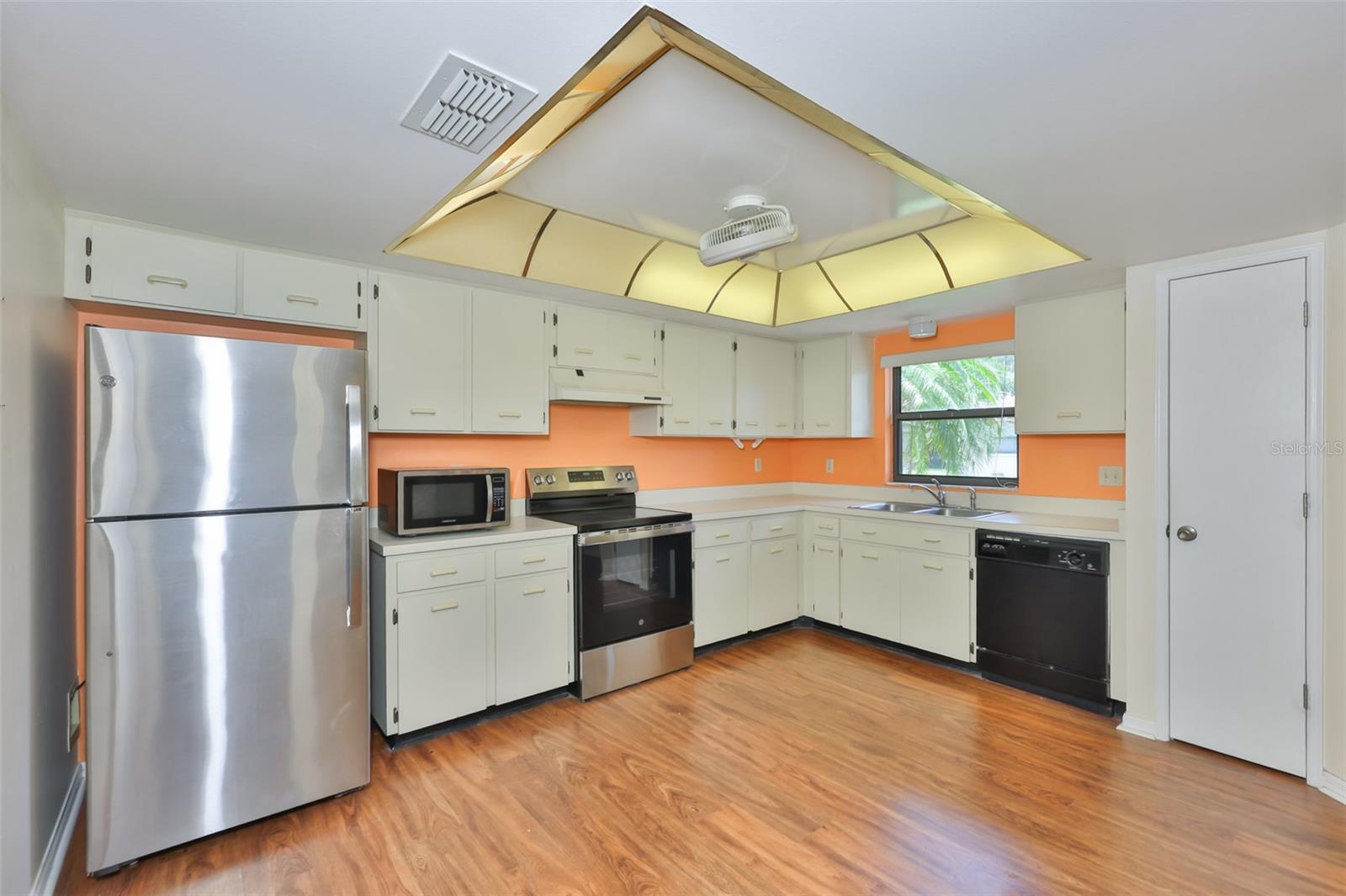 LANCASTER II CONDO - Residential