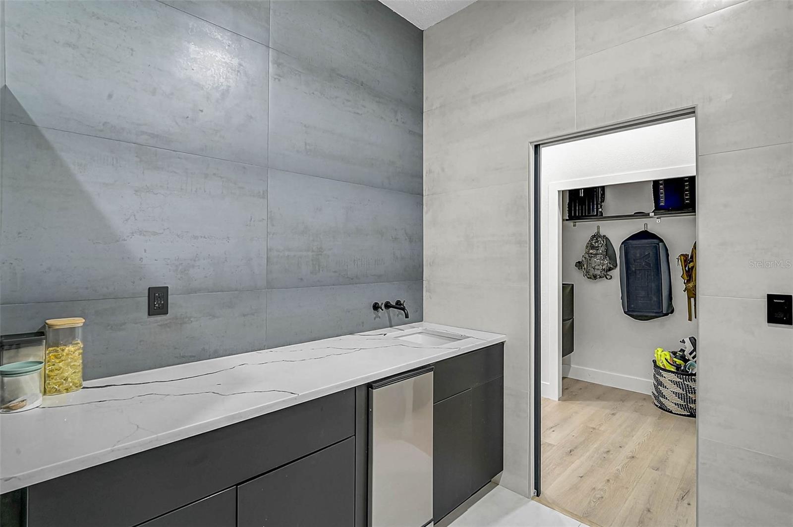 RESIDENCES AT UNIVERSITY GROVES - Residential