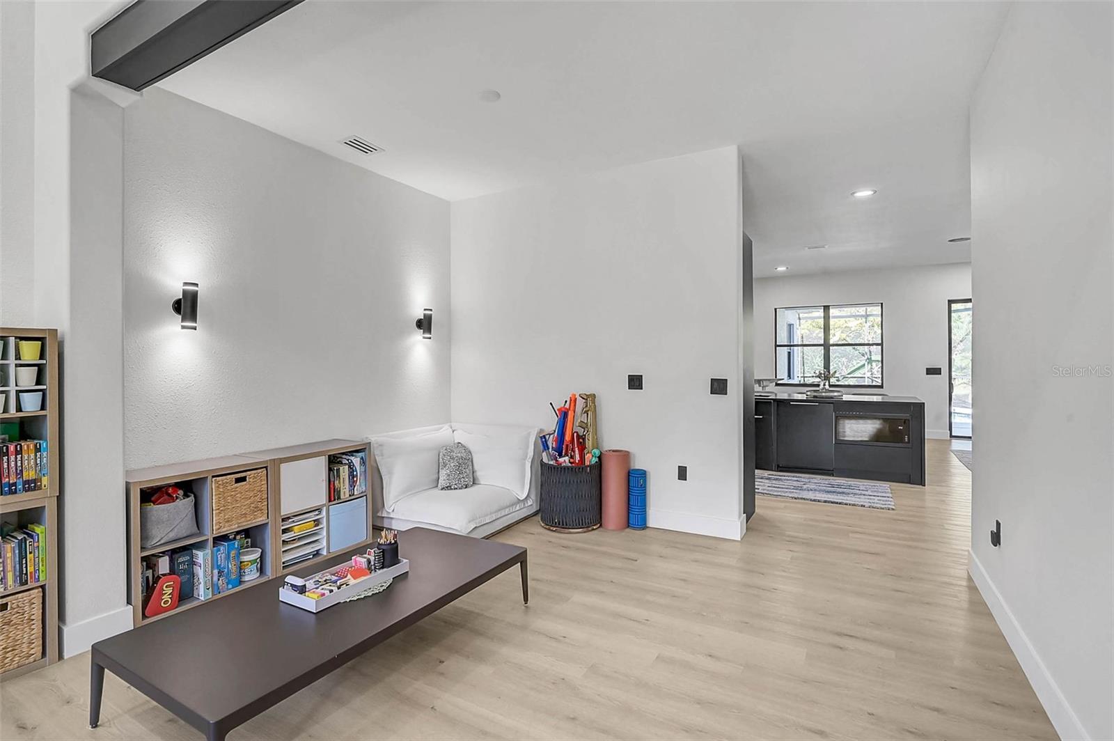 RESIDENCES AT UNIVERSITY GROVES - Residential