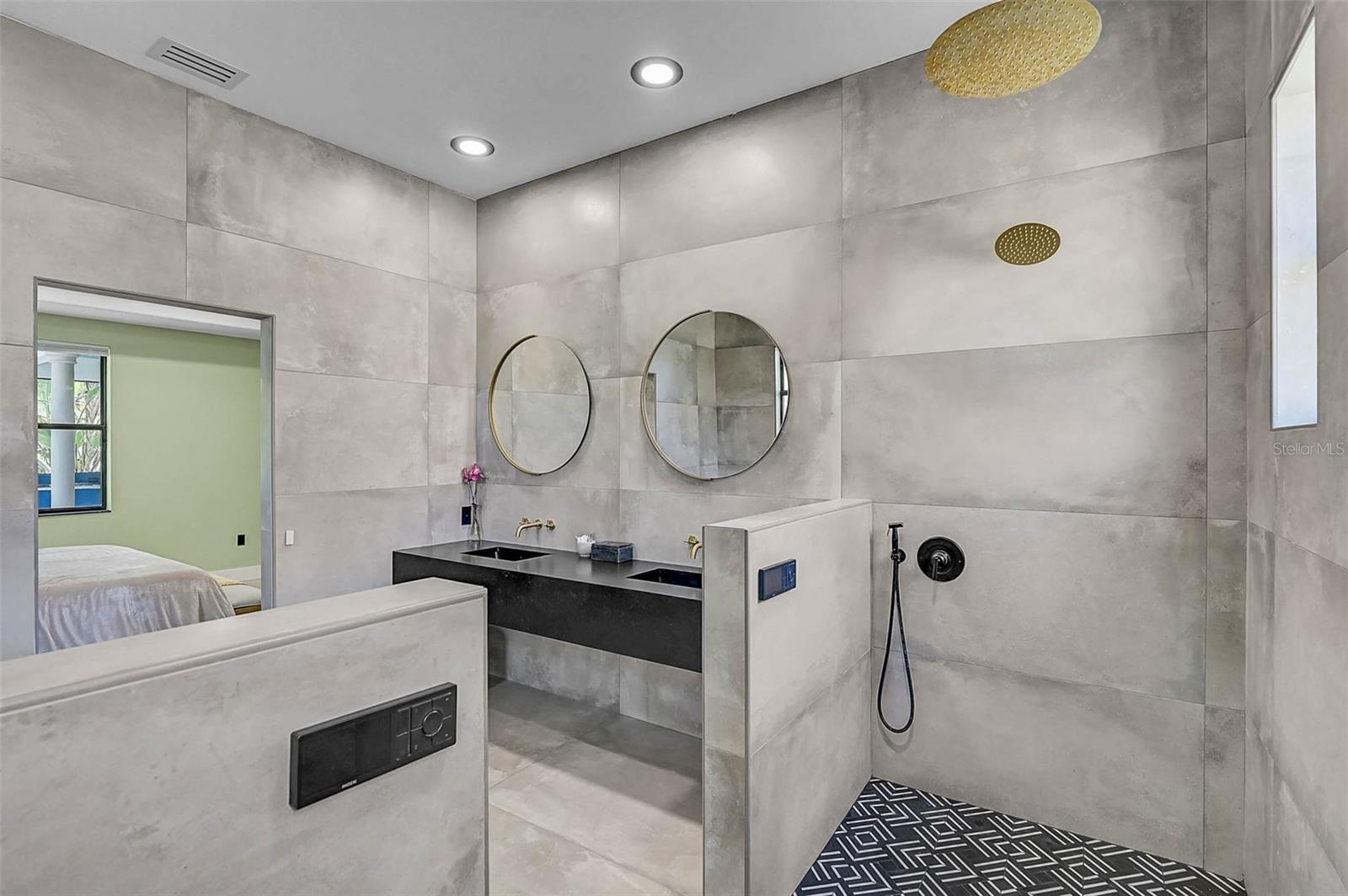 RESIDENCES AT UNIVERSITY GROVES - Residential