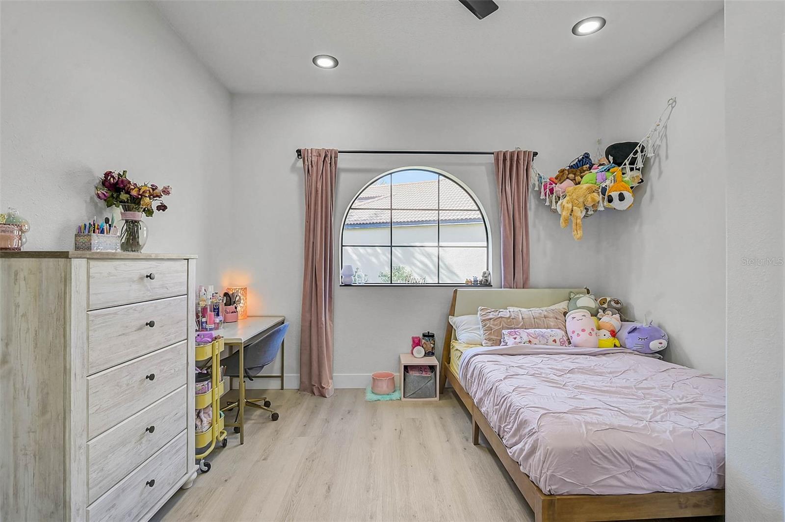 RESIDENCES AT UNIVERSITY GROVES - Residential