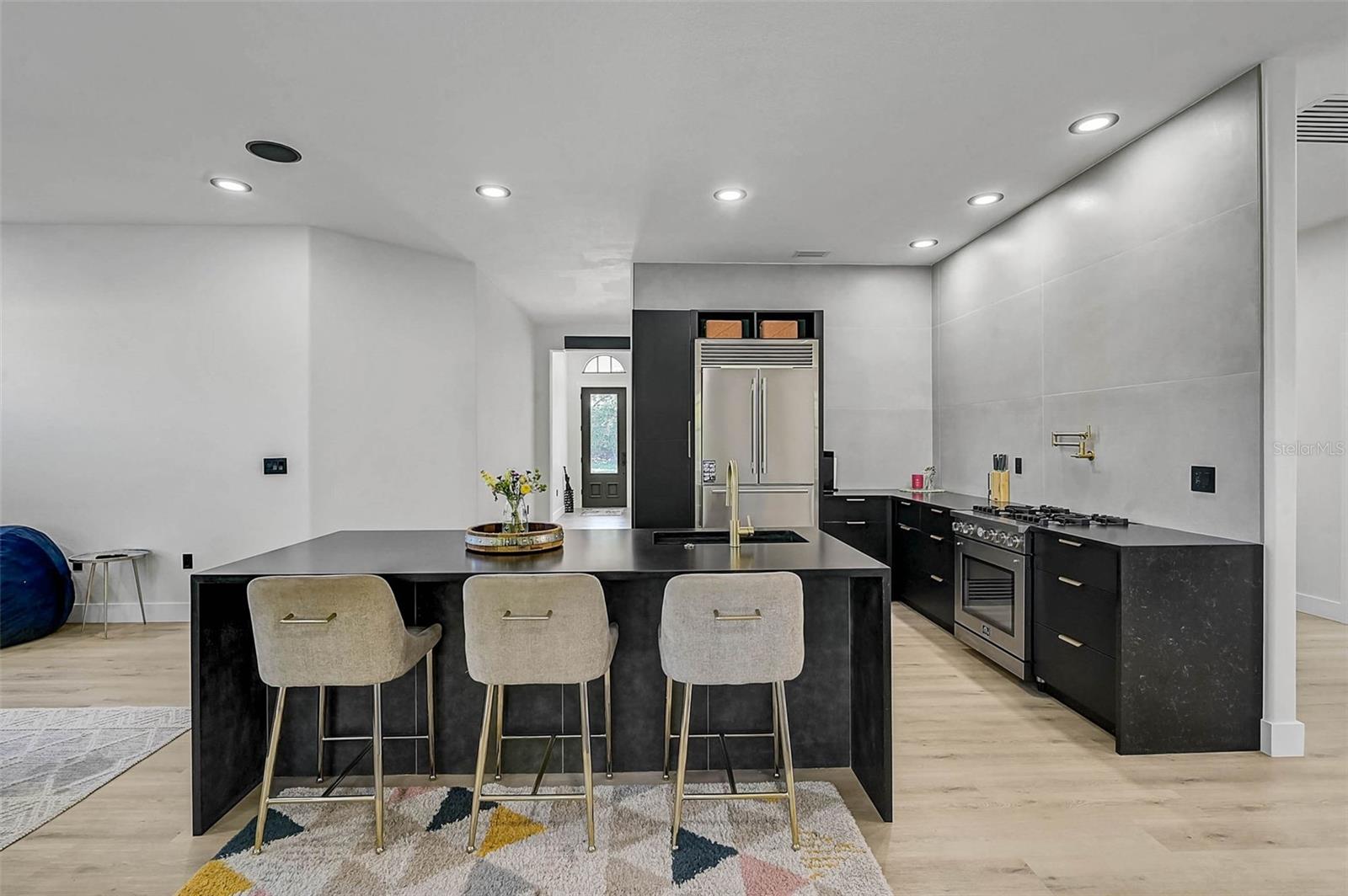 RESIDENCES AT UNIVERSITY GROVES - Residential