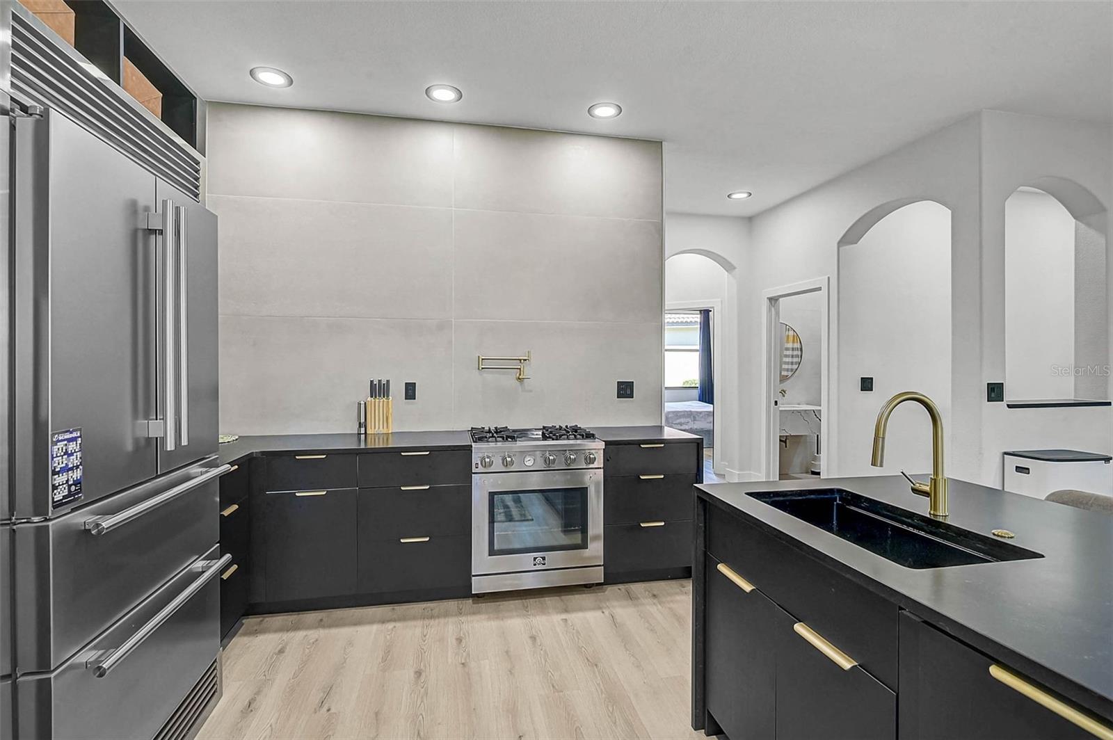 RESIDENCES AT UNIVERSITY GROVES - Residential