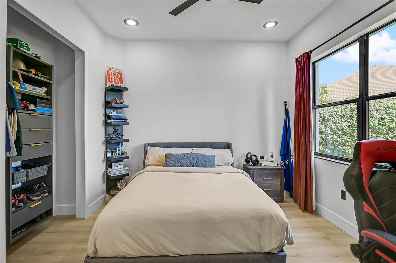 RESIDENCES AT UNIVERSITY GROVES - Residential