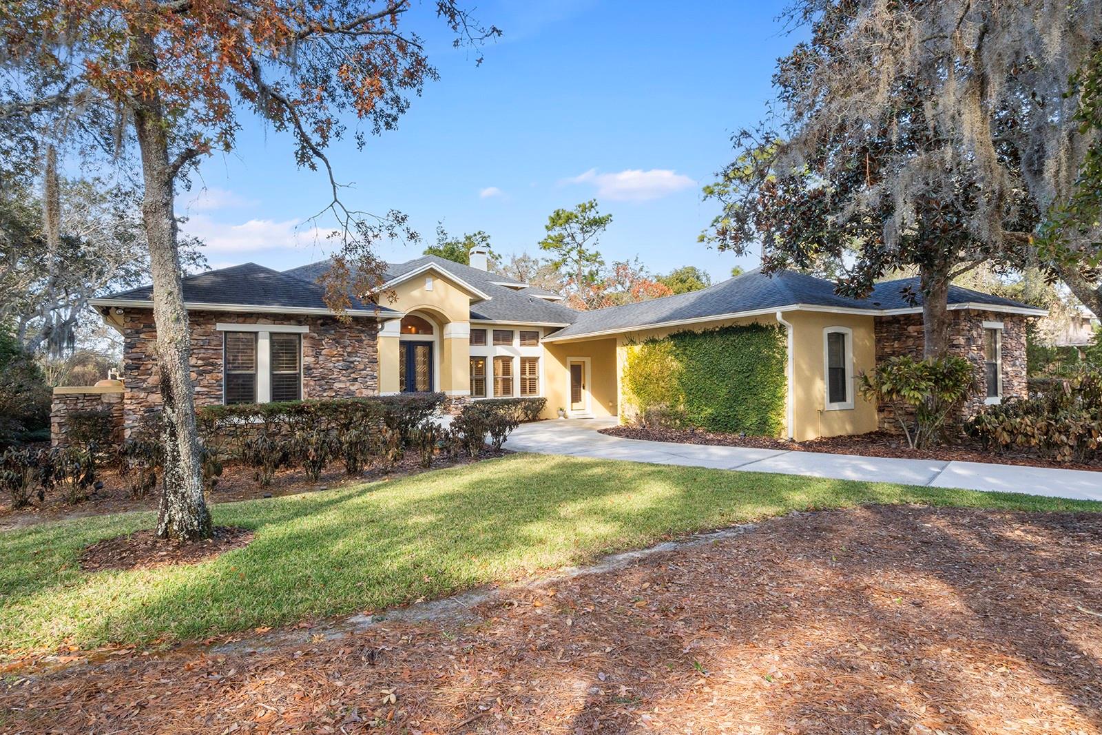 KILLALOE BY THE LAKE - Residential