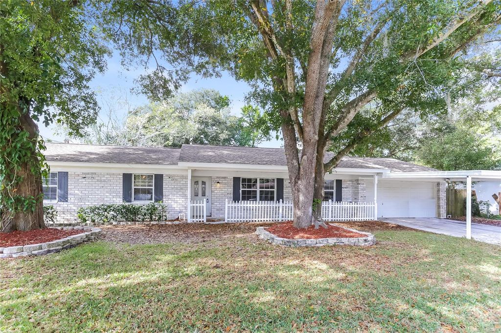 Photo of 2209 Malibu Drive, Brandon, FL 33511 (MLS # O6365834)