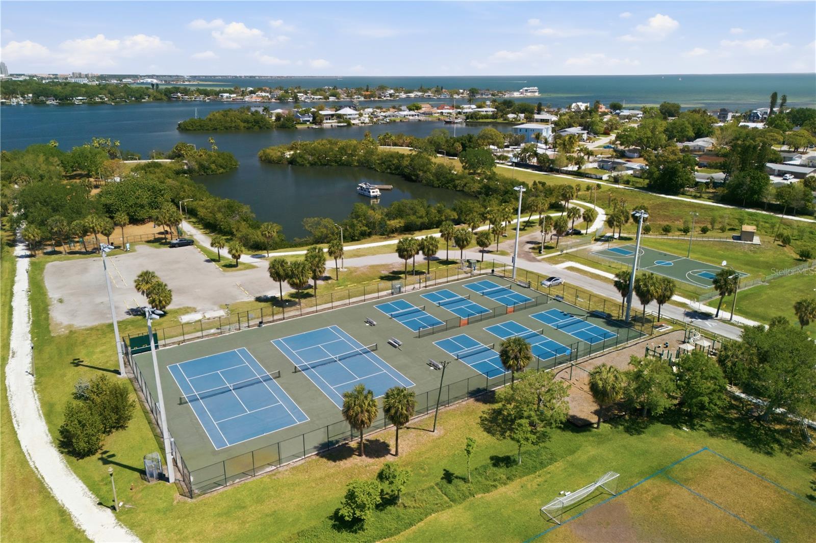 COQUINA KEY TWNHMS - Residential