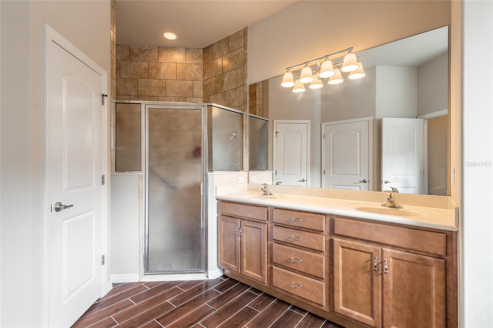 PROMENADE PARKE - Residential