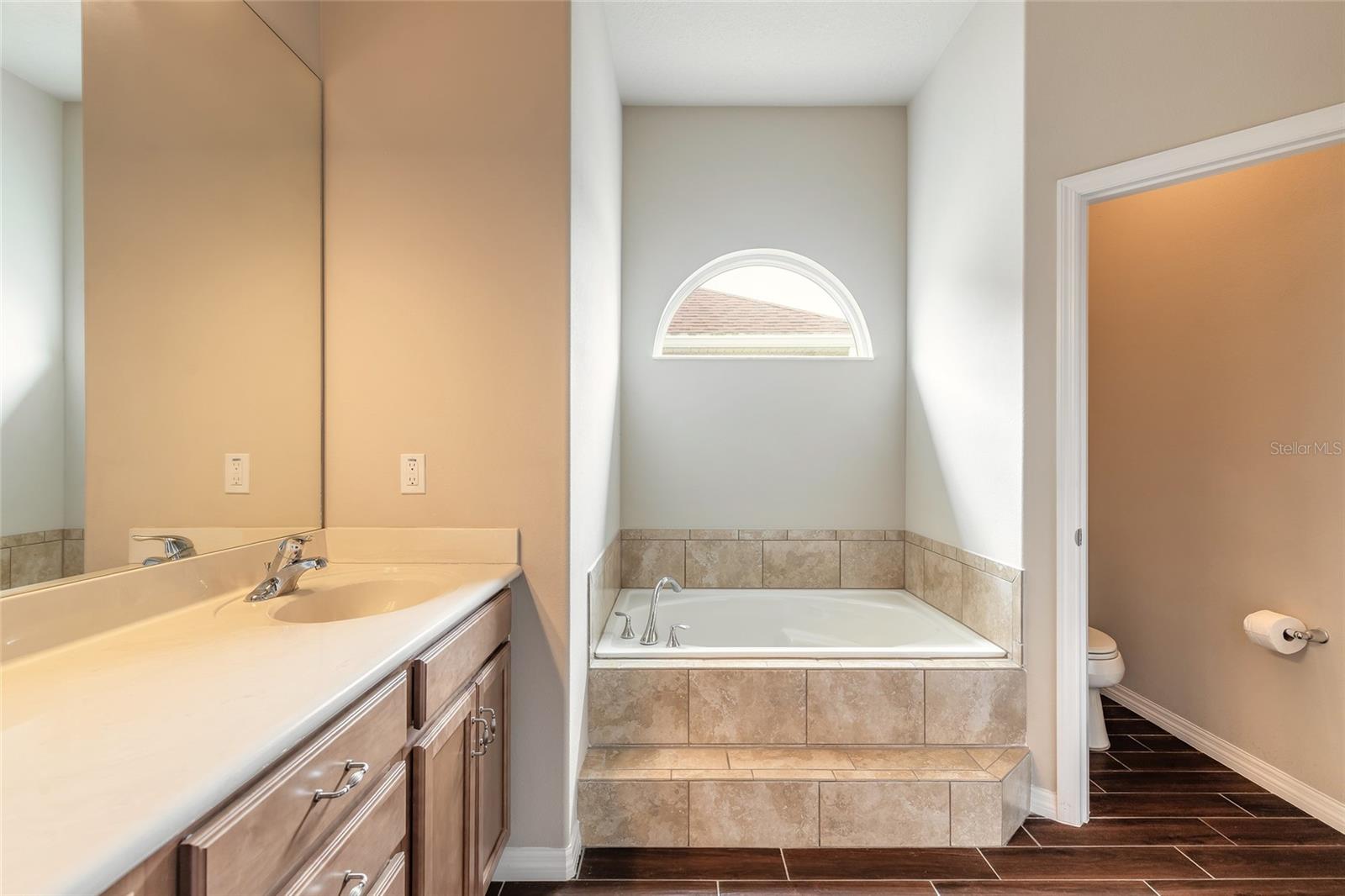 PROMENADE PARKE - Residential