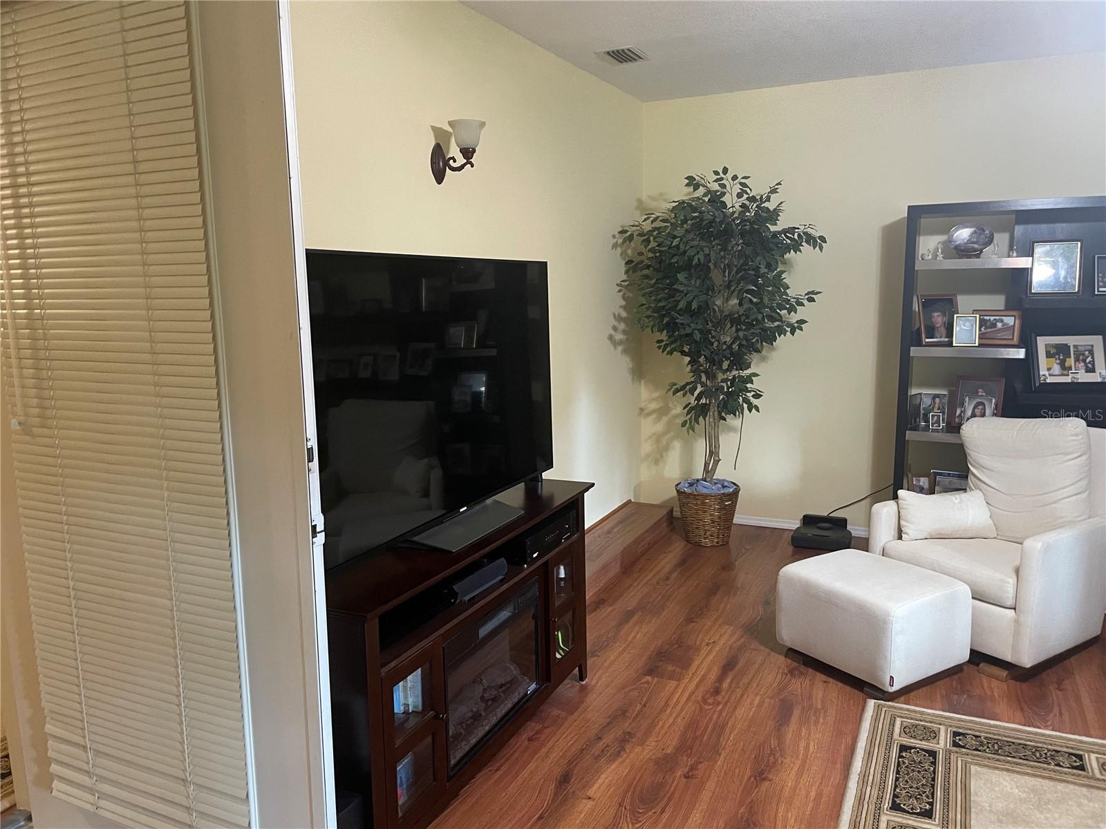 ROYAL CREST - Residential