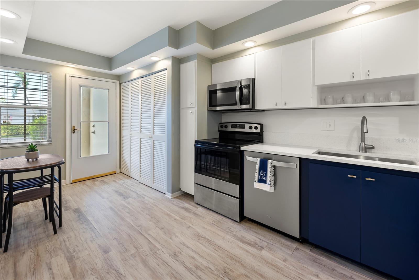 PALM-AIRE DESOTO LAKES COUNTRY CLUB 3 - Residential Lease