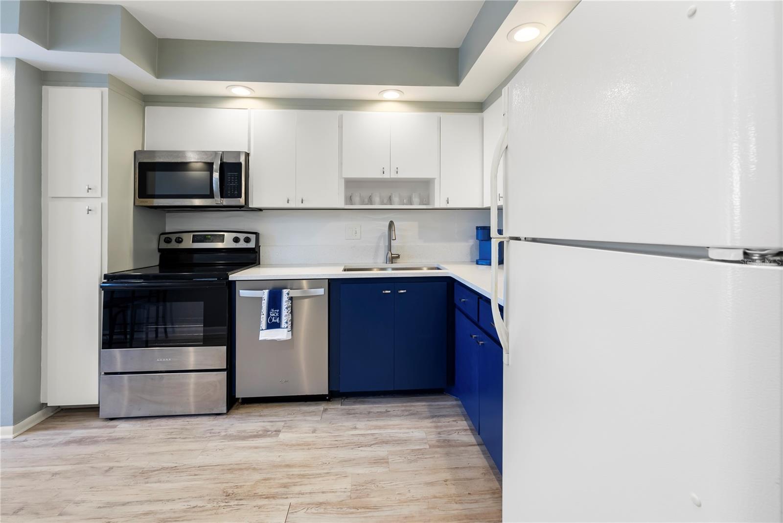 PALM-AIRE DESOTO LAKES COUNTRY CLUB 3 - Residential Lease