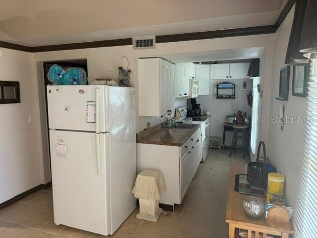 Photo of 4109 Club Circle, Lake Wales, FL 33854 (MLS # TB8542994)