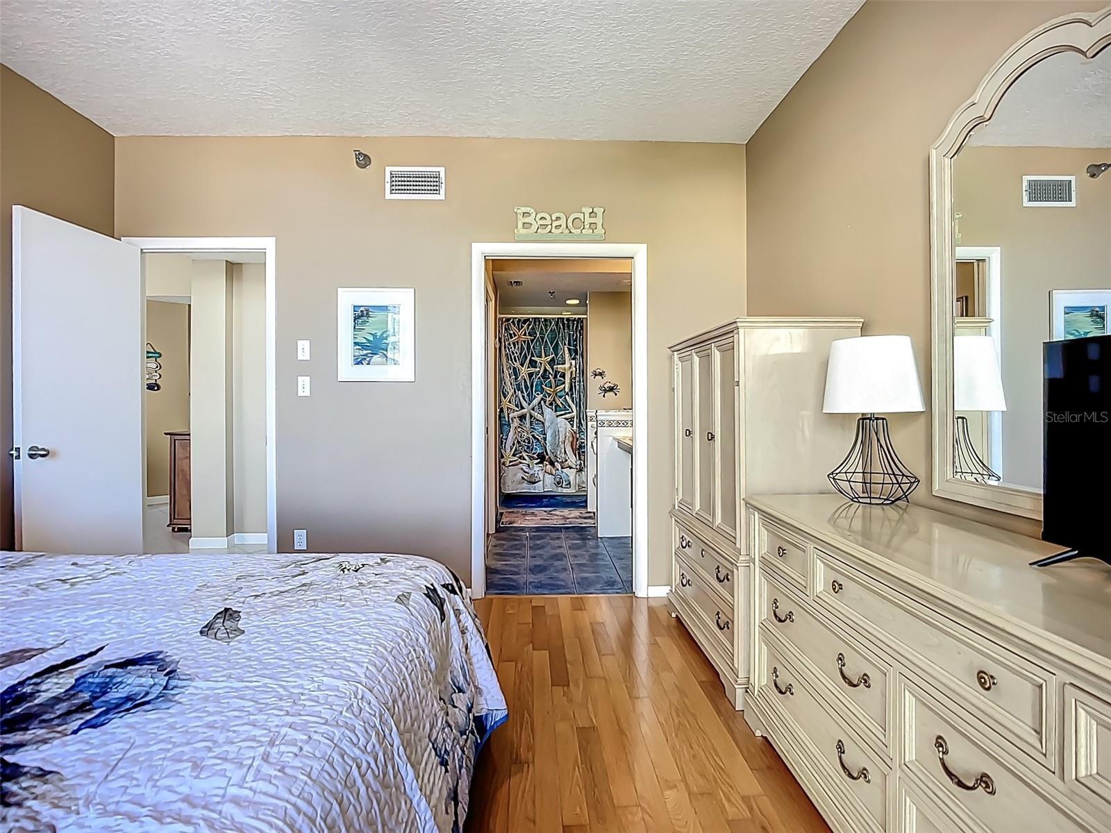 HARBOURSIDE CONDO - Residential