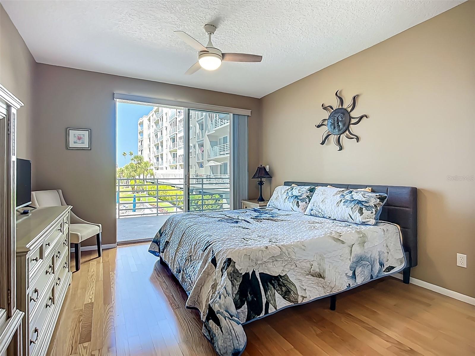 HARBOURSIDE CONDO - Residential