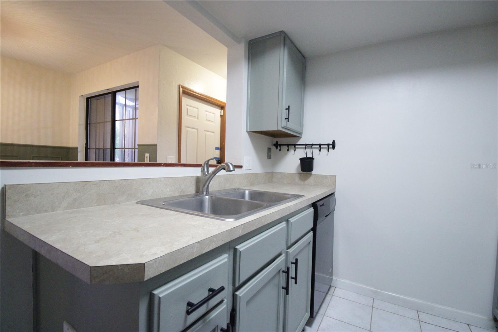 ROCKWOOD VILLAS - Residential Lease