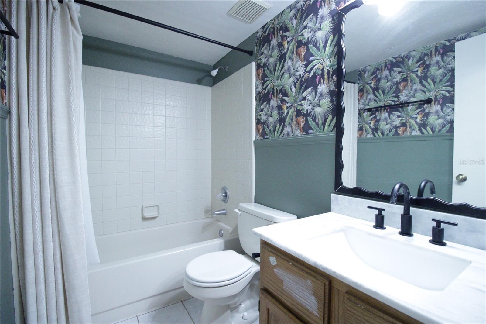 ROCKWOOD VILLAS - Residential Lease