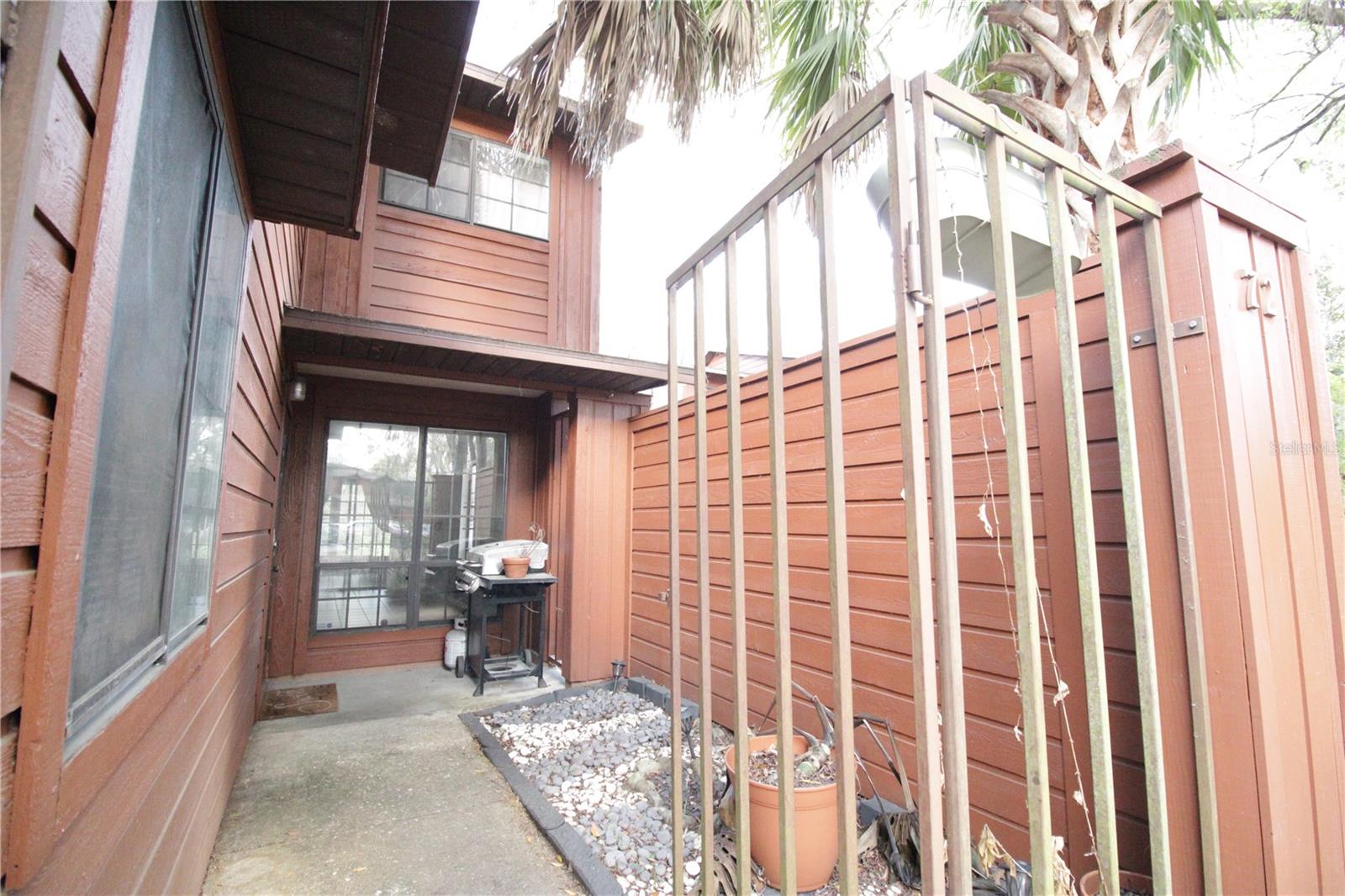 ROCKWOOD VILLAS - Residential Lease