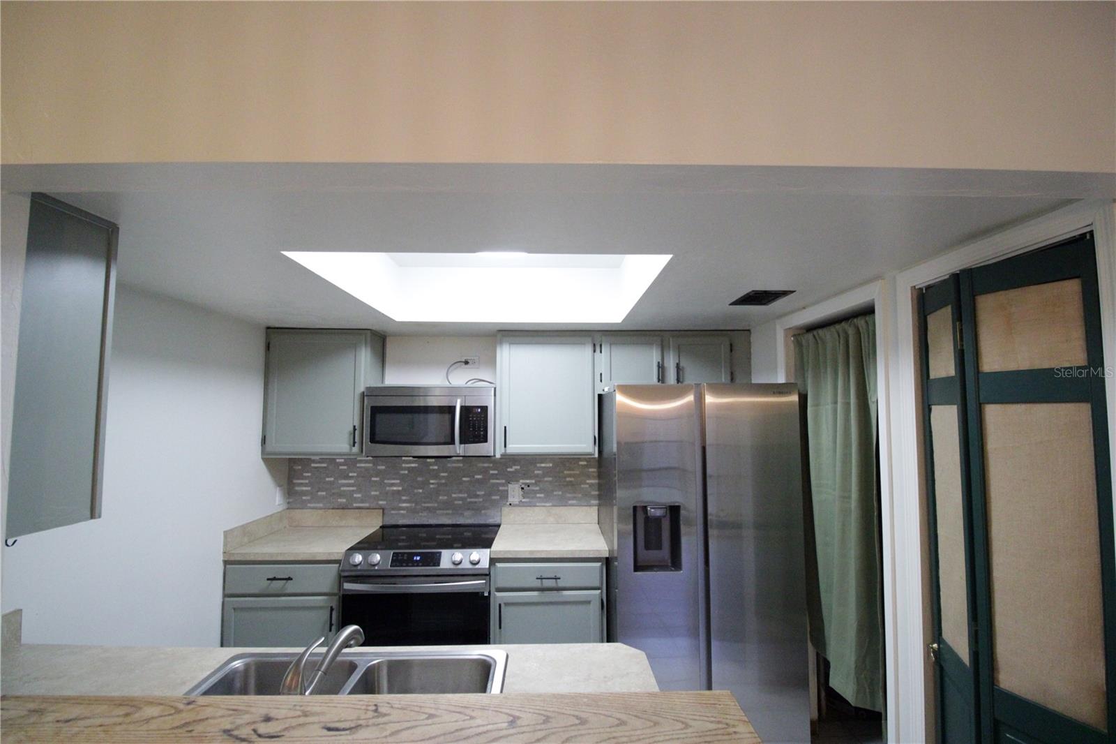 ROCKWOOD VILLAS - Residential Lease