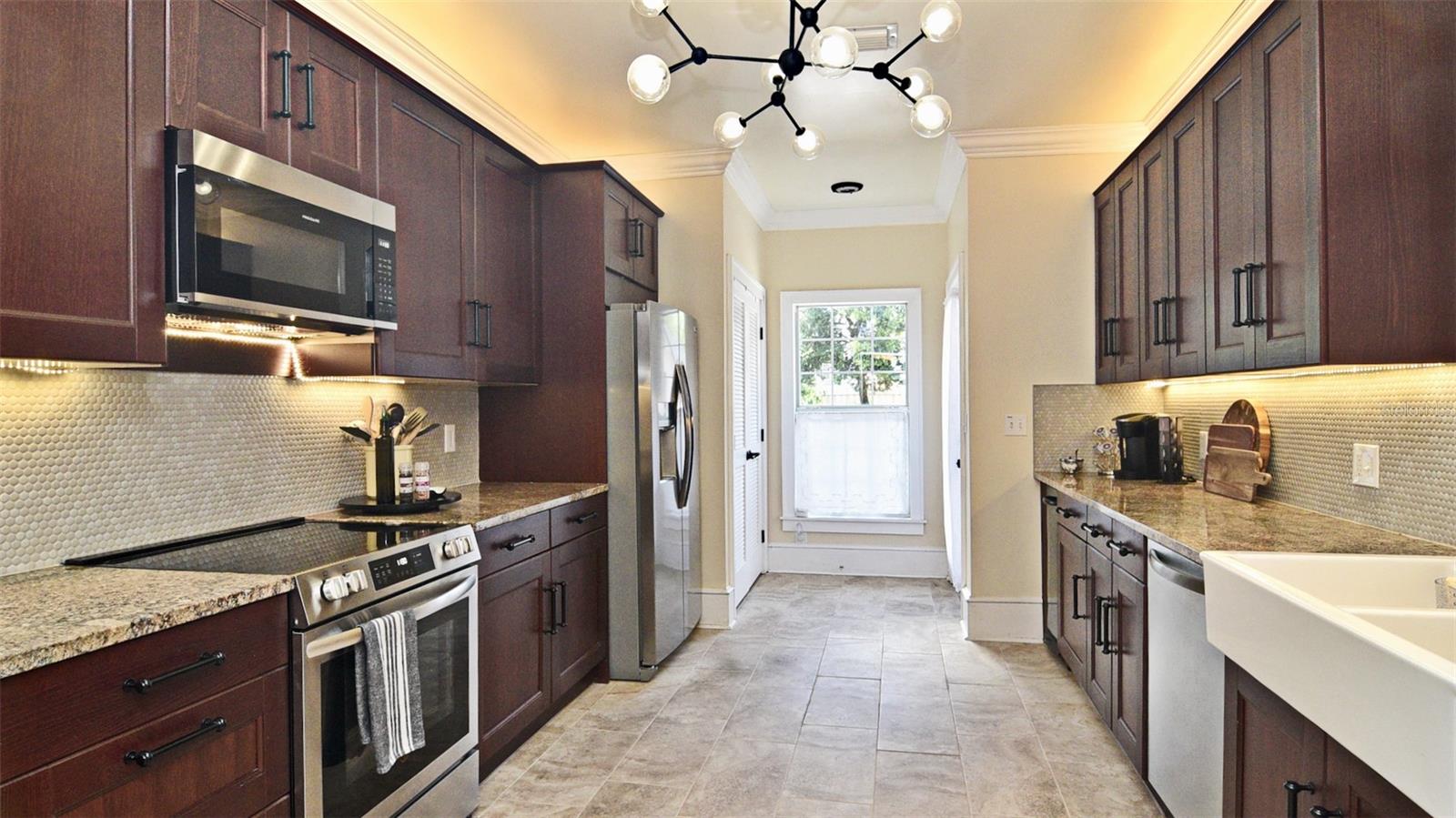 COLONIAL GROVE ESTATES - Residential